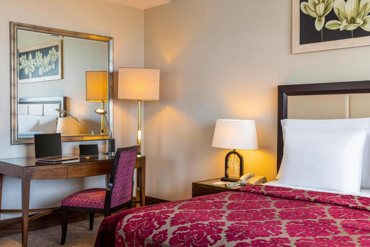 Hotel Celik Palas Convention Center & Thermal Spa Bursa Exterior foto A bedroom at the hotel