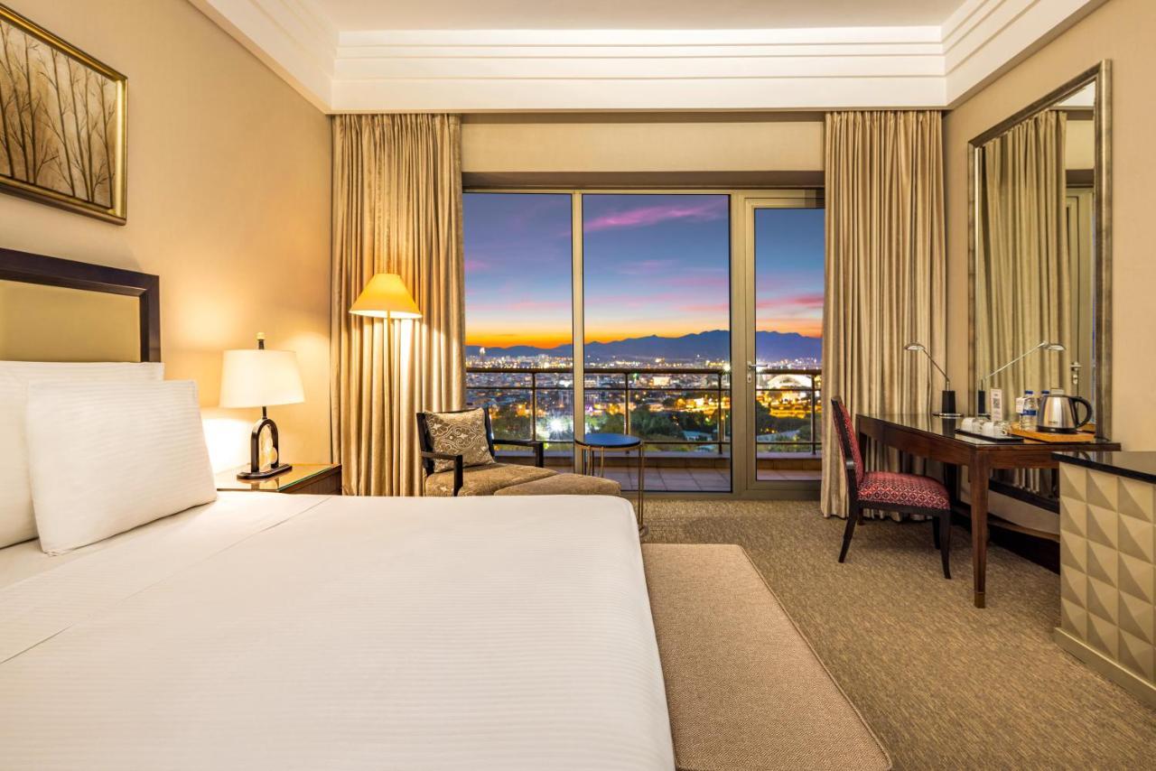 Hotel Celik Palas Convention Center & Thermal Spa Bursa Exterior foto A guest room at the Atlantis Paradise Island