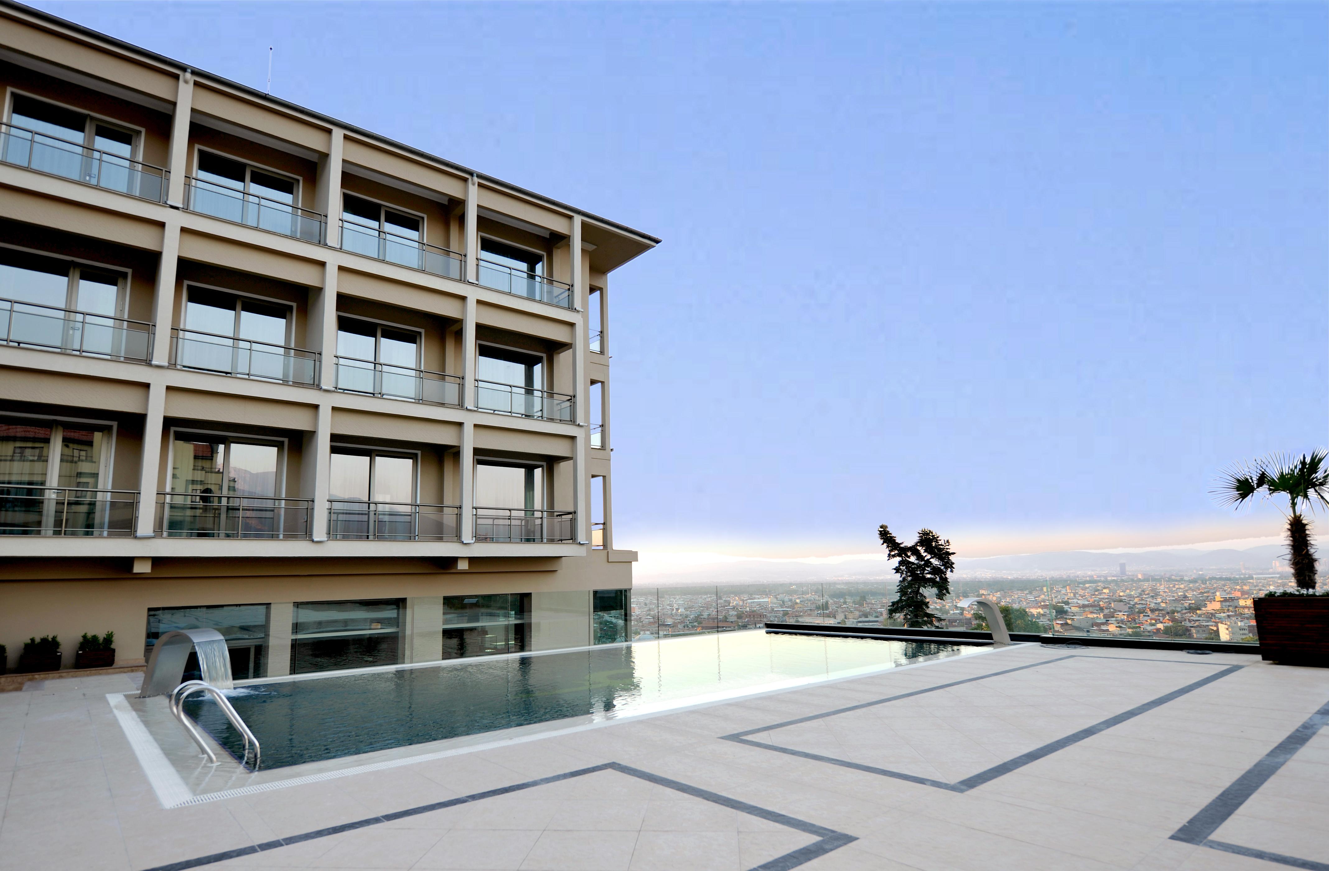 Hotel Celik Palas Convention Center & Thermal Spa Bursa Exterior foto The school's main building