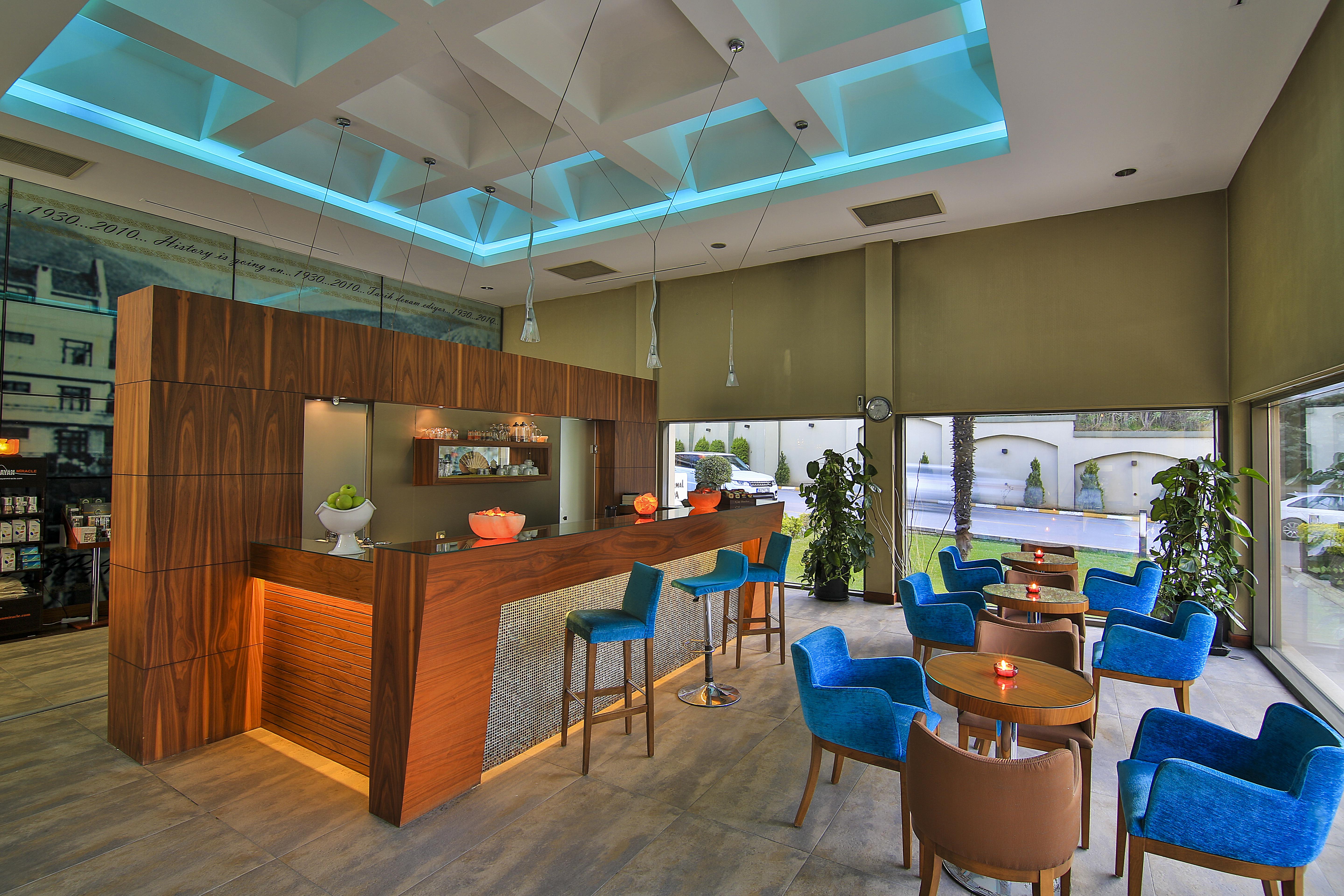 Hotel Celik Palas Convention Center & Thermal Spa Bursa Exterior foto The lounge at the airport